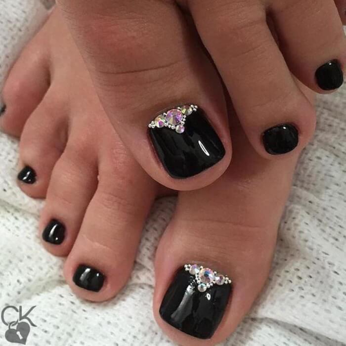Diese 23 schönen Fußnageldesigns von 2023 sollten Sie sich nicht entgehen lassen.