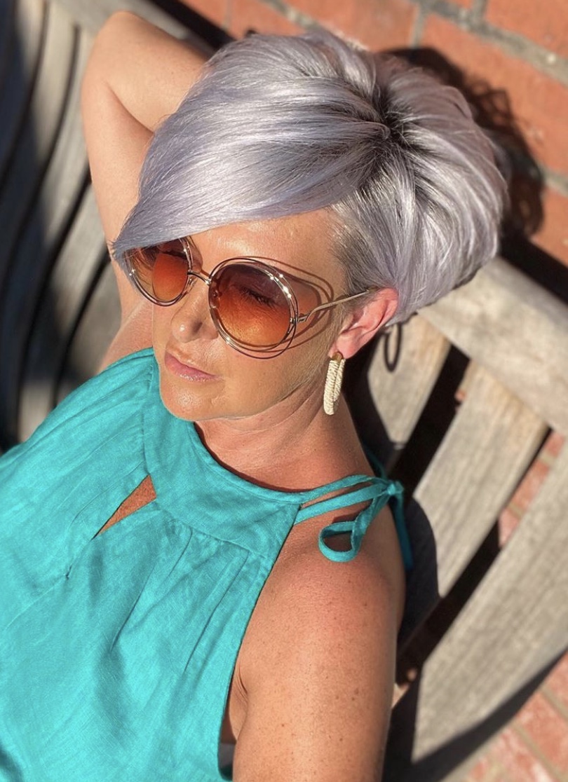 Social-Media-Model: @simpson.house – NEU: Stylische bunte Frisuren