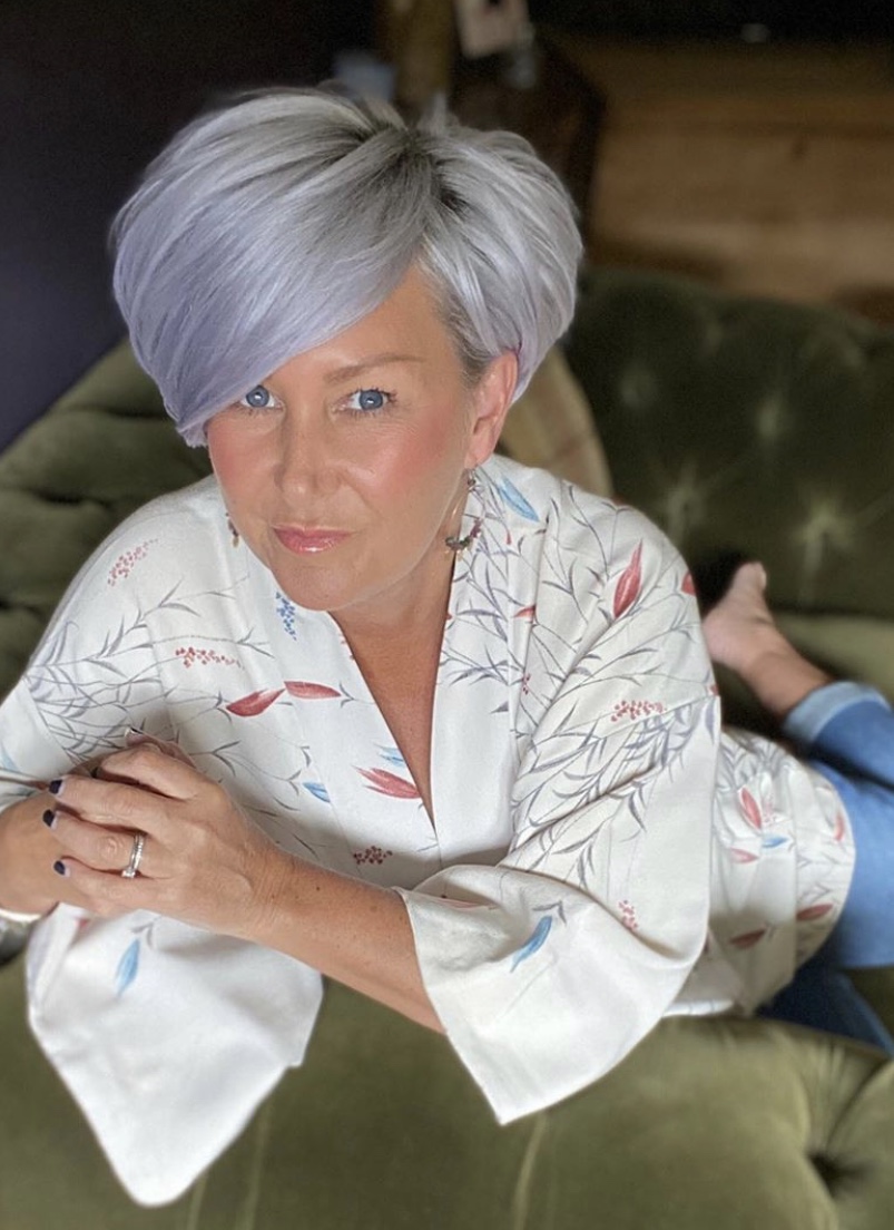 Social-Media-Model: @simpson.house – NEU: Stylische bunte Frisuren