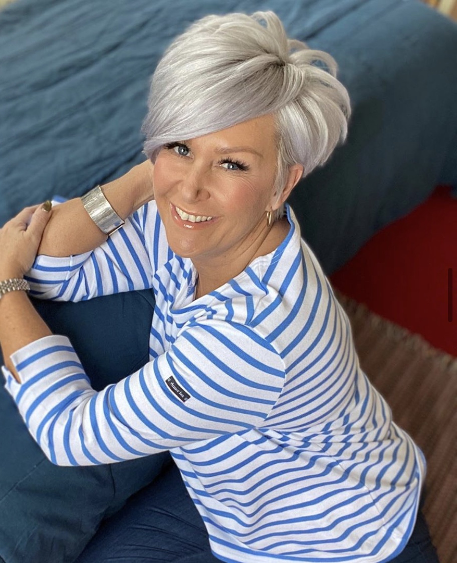 Social-Media-Model: @simpson.house – NEU: Stylische bunte Frisuren
