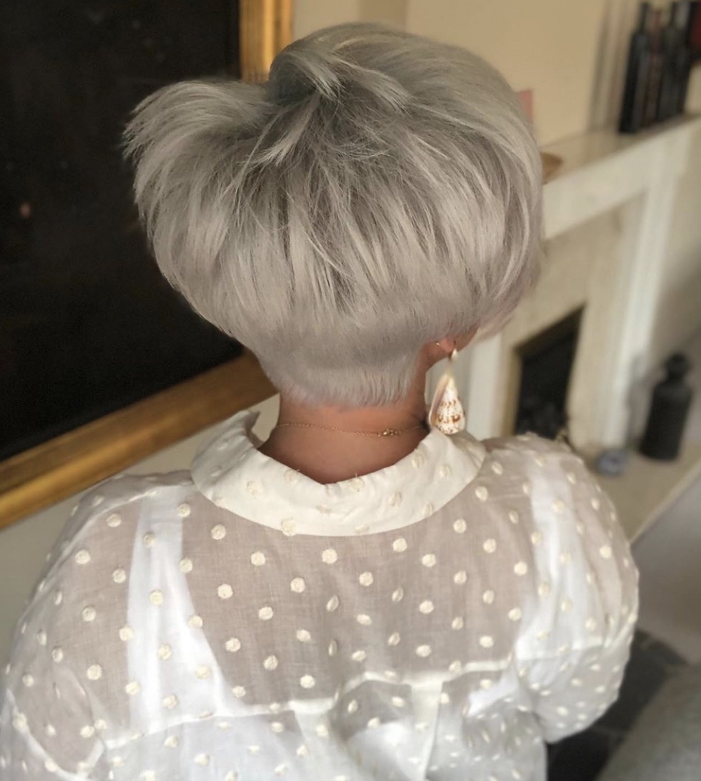Social-Media-Model: @simpson.house – NEU: Stylische bunte Frisuren
