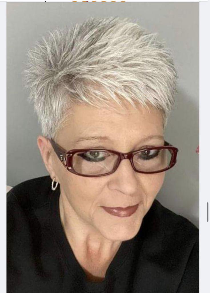 Frisuren, damit Frauen über 60 jünger aussehen