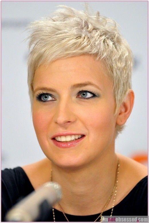 Frisuren 2024 Slim Hair Frauen 50 