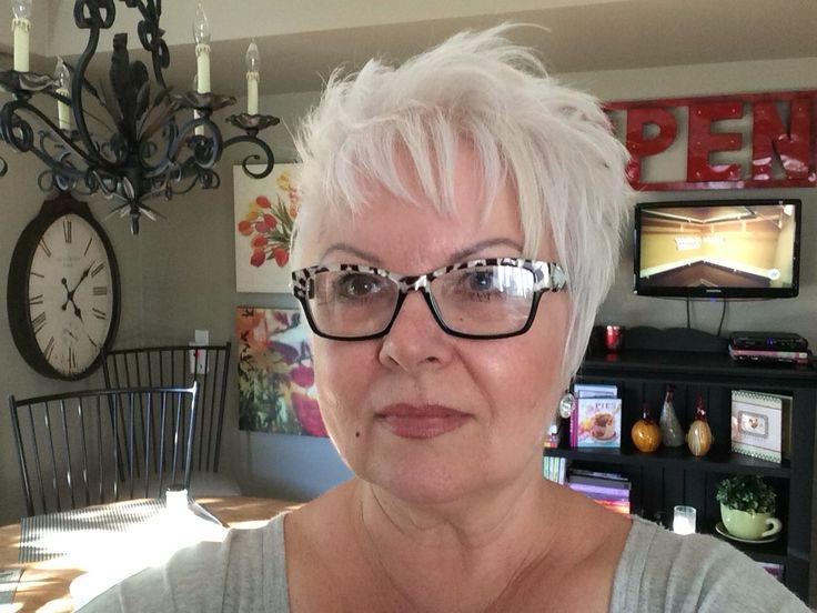 Frisuren, damit Frauen über 60 jünger aussehen