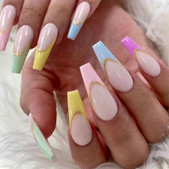 Diese 20+ bunten Nageldesigns prägen den Trend 2023