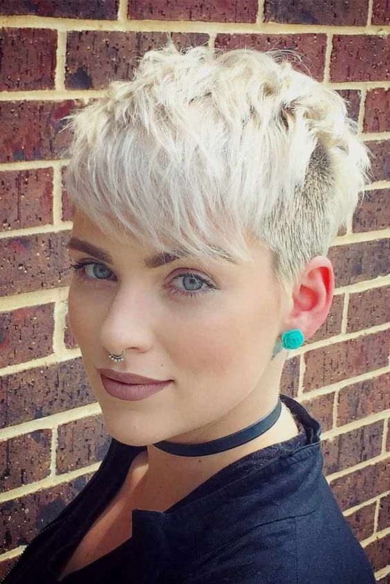 15 Blonde kurze mittelgroße Inspirationsideen