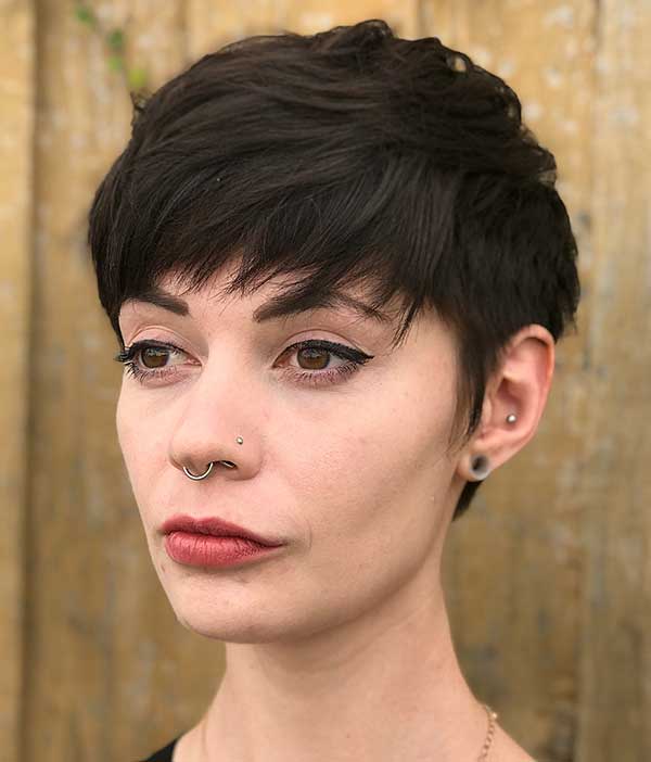 Kurze Frisuren für verführerische Frauen