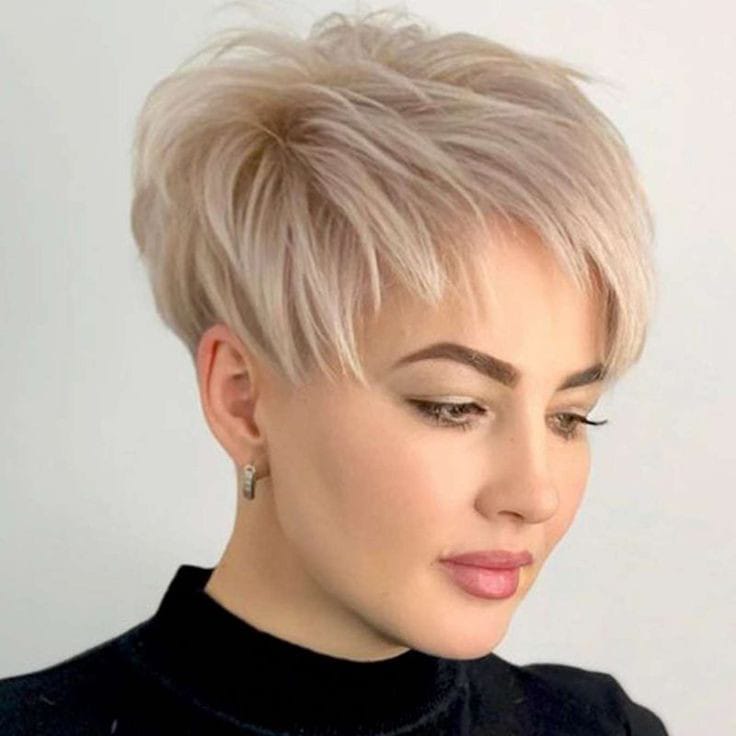 15 Blonde kurze mittelgroße Inspirationsideen