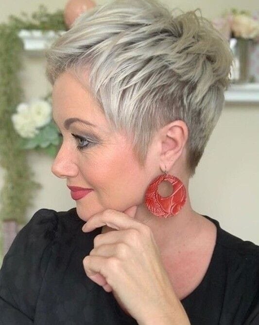 Frisuren 2023 Slim Hair Frauen 50 