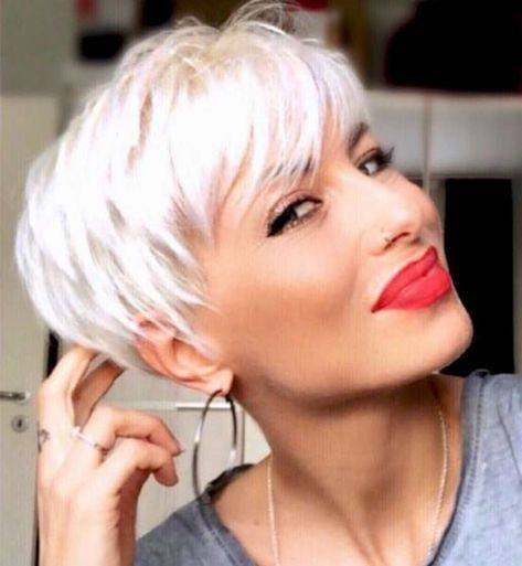 23 Beste kurze Pixie Frisuren und Haarschnitte