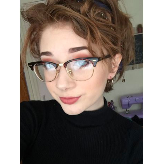 Wunderschöne stilvolle Abkürzungen mit Brille