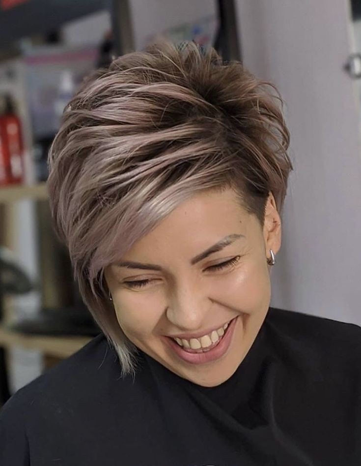 Frisuren, damit Frauen über 60 jünger aussehen