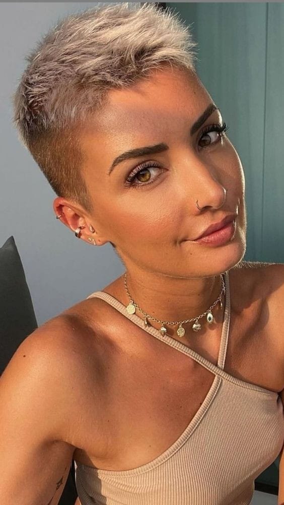 Kurze Haare ein stilvoller 20 frischer Look für 2024