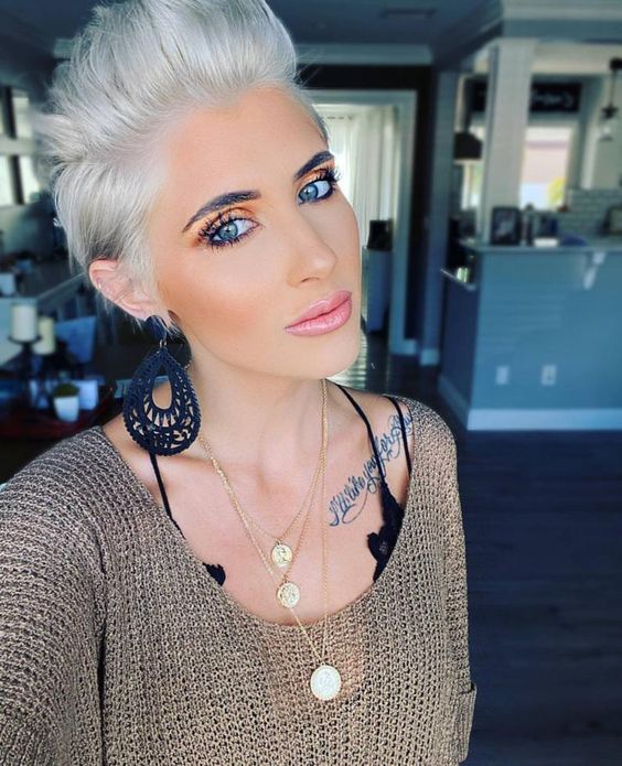 Schicke Pixie Haarschnitte für feines Haar