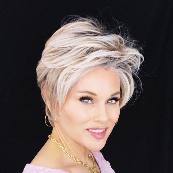 Schicke Pixie Haarschnitte für feines Haar