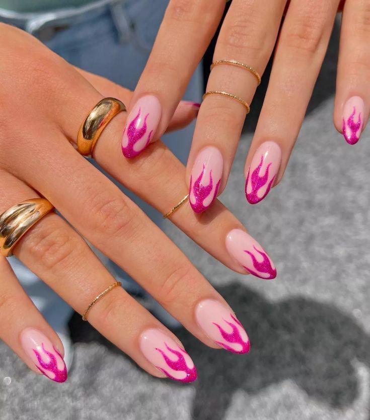 Diese 20+ bunten Nageldesigns prägen den Trend 2023