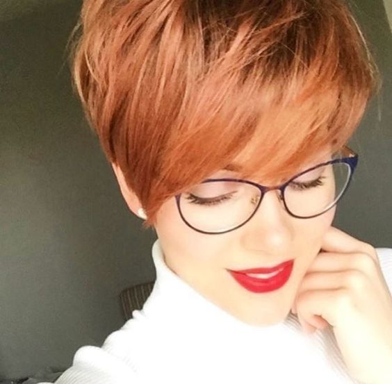 Schöne kurze Abschnitte mit Kupferfarbe