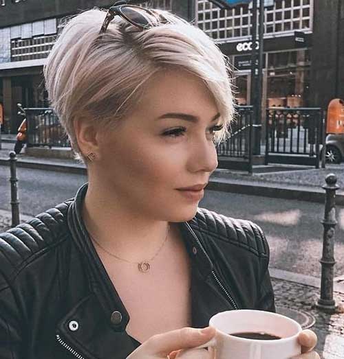 Kurze Frisuren für verführerische Frauen