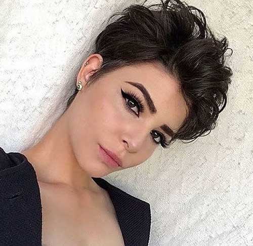 Kurze Frisuren für verführerische Frauen