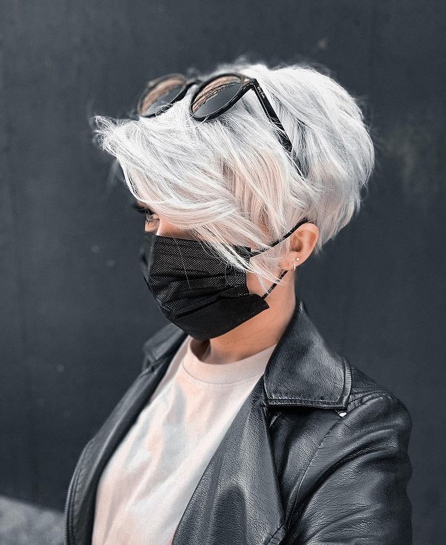 Kurze Frisuren für verführerische Frauen