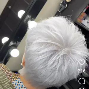 „Entdecke Diese 15 Traumhaften Kompaktfrisuren für Deine Reise!“