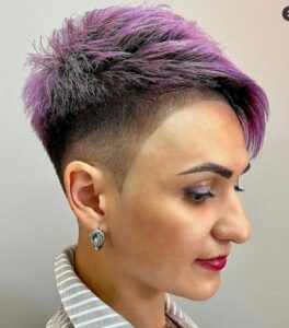 Tipps zum Kurzhaarschnitt für lila Haare
