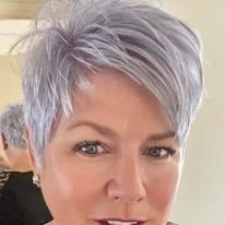 15+ heißeste Platinum Haar Look, Schöner mit diese Haarschnitte