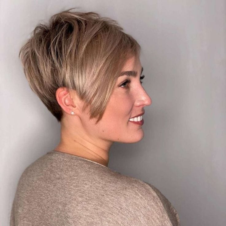 Bereit, bei besonderen Anlässen zu strahlen? Diese Frisuren sind deine Geheimwaffe für den perfekten Auftritt!