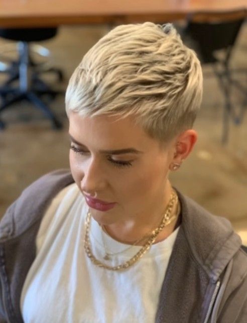 20 schmeichelhafteste Frisuren für dünnes Haar