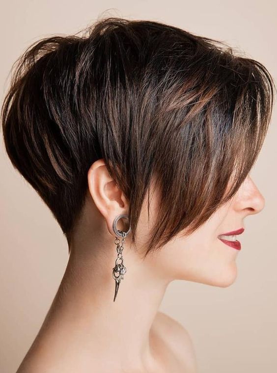 Pixie Cut mit Pony – eine Kurzhaarfrisur mit viel Dynamik