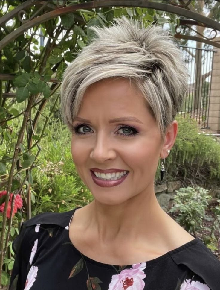 Genießen Sie den Sommer mit einer flotten Kurzhaarfrisur