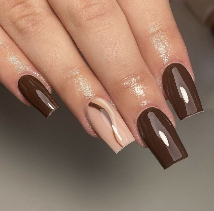 Geometrische Herbstnageldesigns