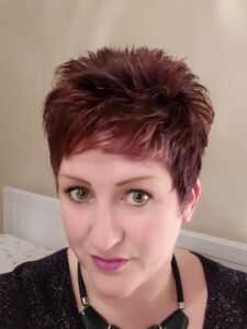 Haarfarben und Highlights für reife Frauen - Entdecken Sie die Farben, die Ihr Leben erhellen!