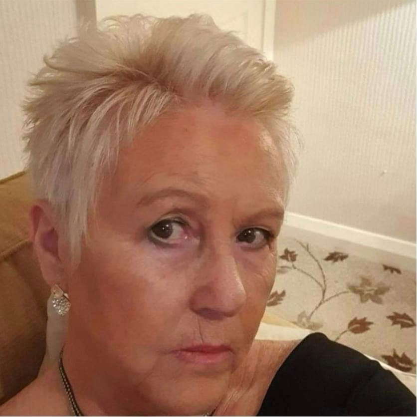 Haarfarben und Highlights für reife Frauen - Entdecken Sie die Farben, die Ihr Leben erhellen!
