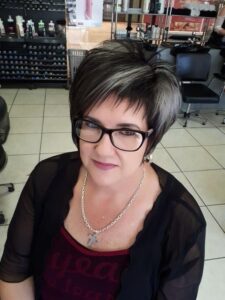 Haarfarben und Highlights für reife Frauen - Entdecken Sie die Farben, die Ihr Leben erhellen!