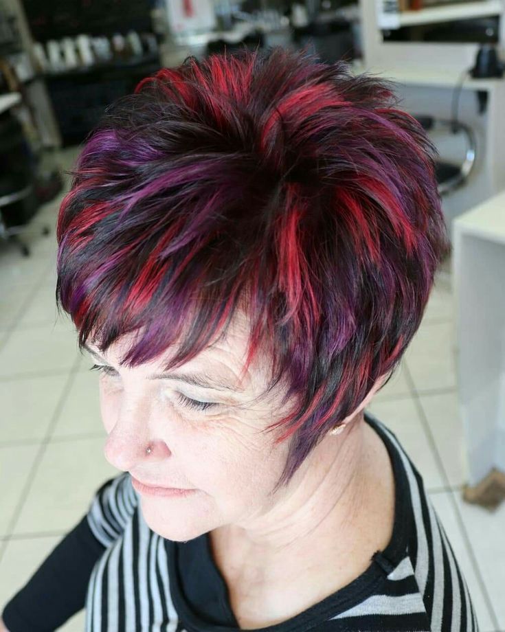 Haarfarben und Highlights für reife Frauen - Entdecken Sie die Farben, die Ihr Leben erhellen!