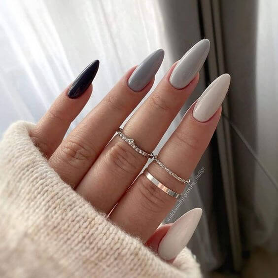 Klassisches französisches Nageldesign