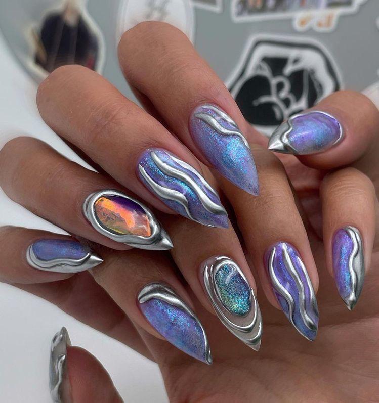 Mehrfarbiges Nageldesign