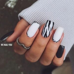 Geometrische Herbstnageldesigns