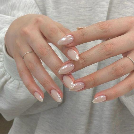 Klassische Mandelform mit Glanz-Finish